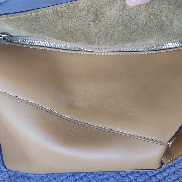 Loewe Large Puzzle Edge In Tan - Picture 12 of 15